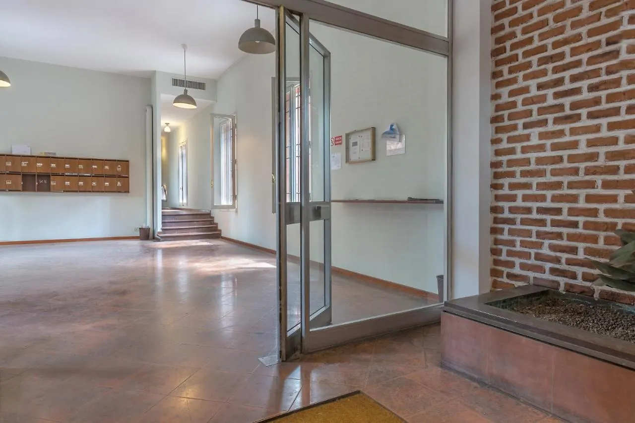 Studio Bo16 2 Min Walk From Porta San Donato! Bolonia Italia